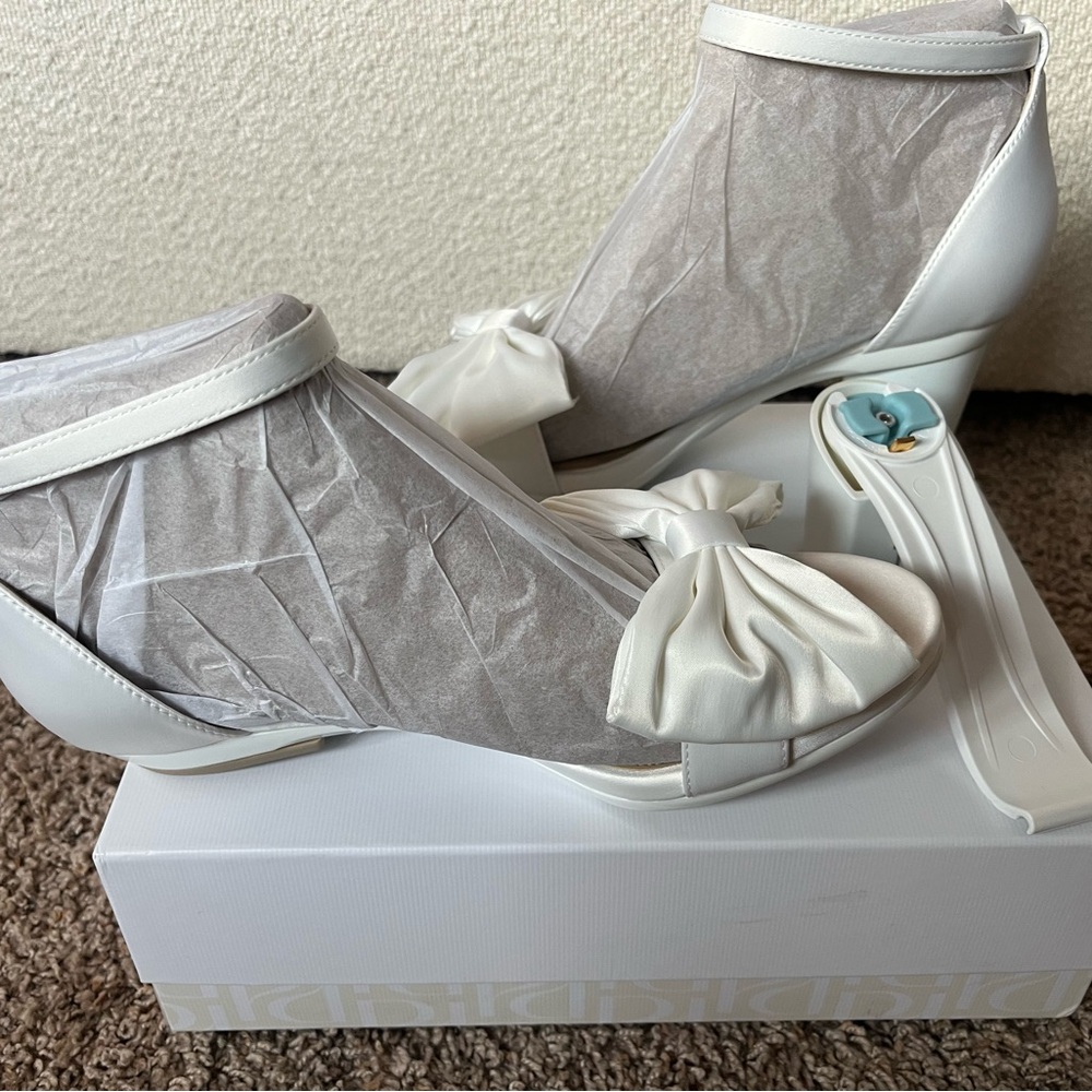 White Pashion Convertible Wedding Heels/Flats
